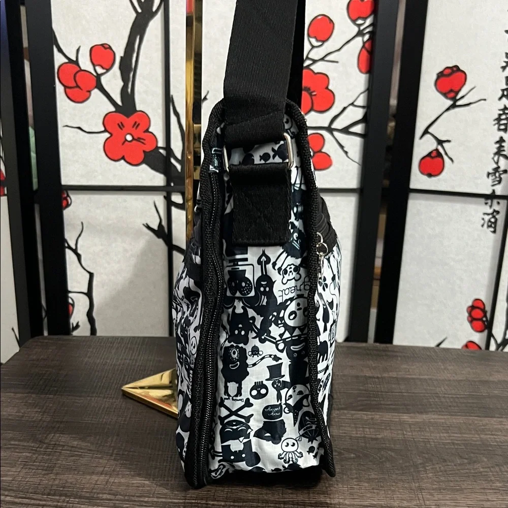 SIPECUSA Black & White Nylon Patterned Crossbody Bag